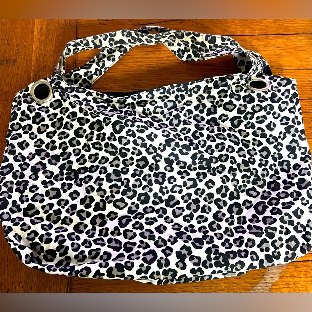 Hobo style shoulder bag